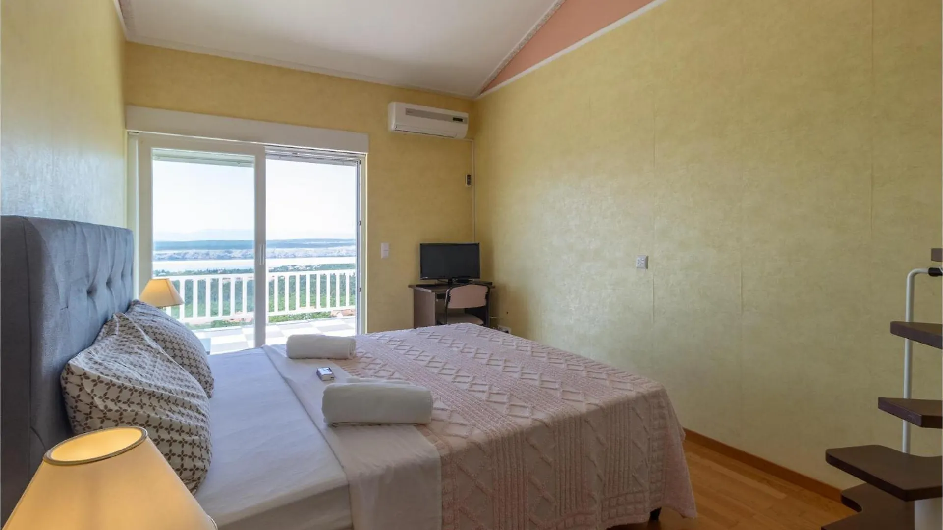 5 Bedroom Gorgeous Home In Jadranovo