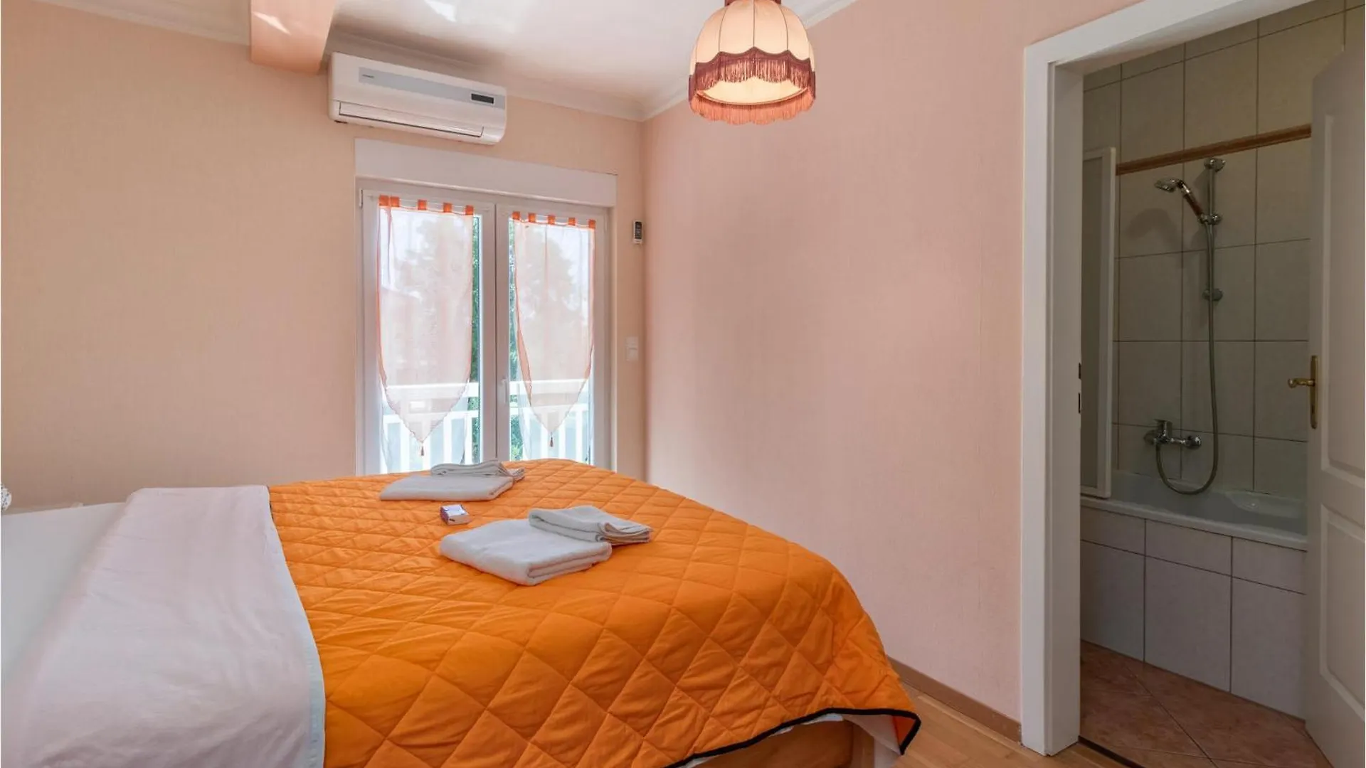 5 Bedroom Gorgeous Home In Jadranovo Dom wakacyjny